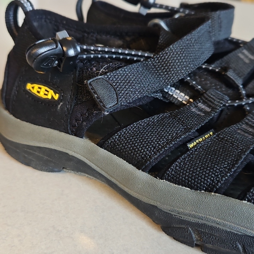 Keens Black And Grey Youth Sandals - Picture 6 of 14